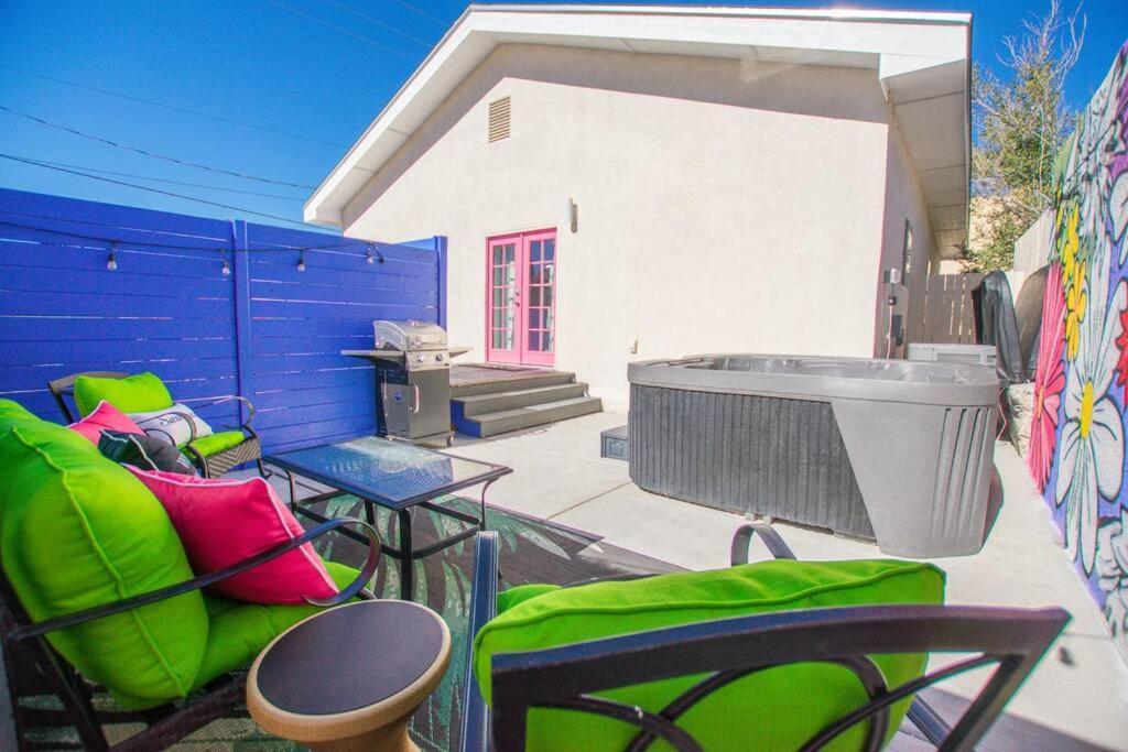 Bohemian Chic An Eclectic Escape-Hot Tub-Pet Friendly-No Pet Fees! Villa Albuquerque Exterior photo