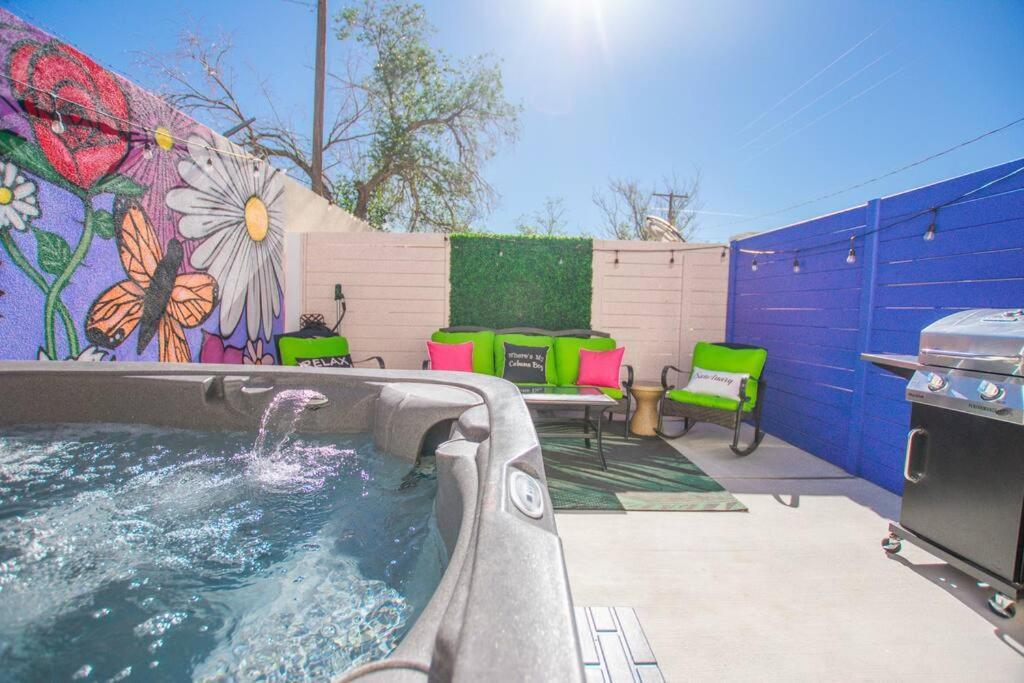 Bohemian Chic An Eclectic Escape-Hot Tub-Pet Friendly-No Pet Fees! Villa Albuquerque Exterior photo